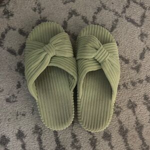 Green Knotted Women's Slippers